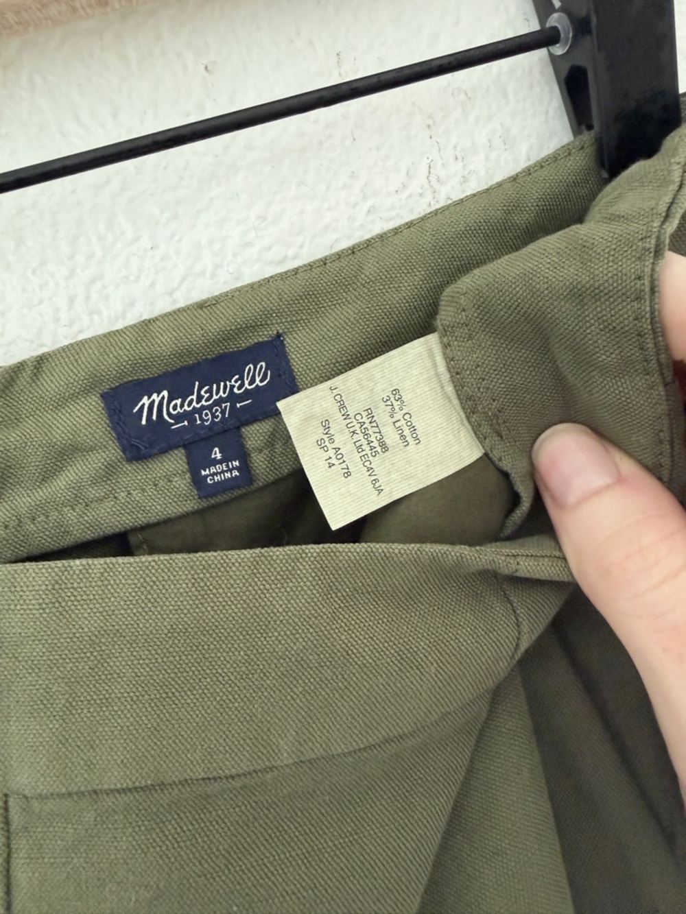 Madewell Pleat-Front Olive Tailored Mid-Rise Shorts - 4 - Like New - Picture 3 of 6